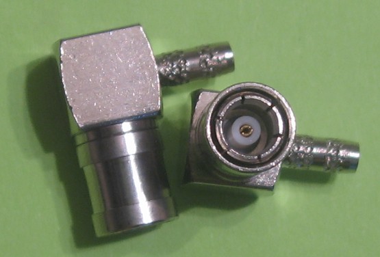 SMB-8629 (гнездо на кабель, прям.угол, обжим, RG174/U)