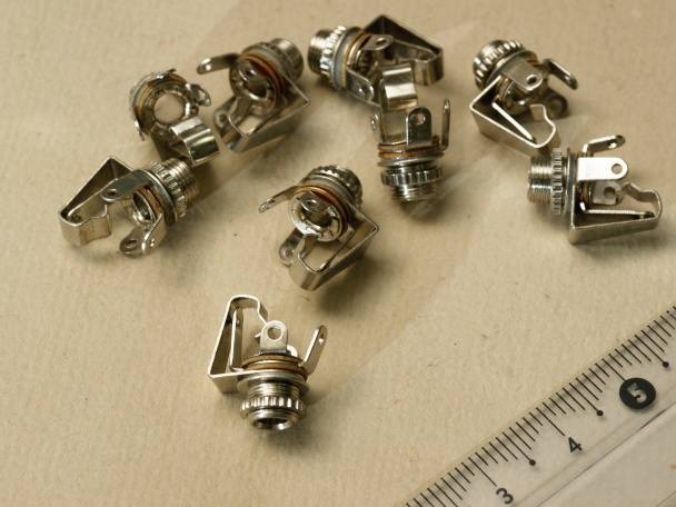 EPJ-3,5-0009 (гнездо JACK 3,5мм моно на корпус, никель)