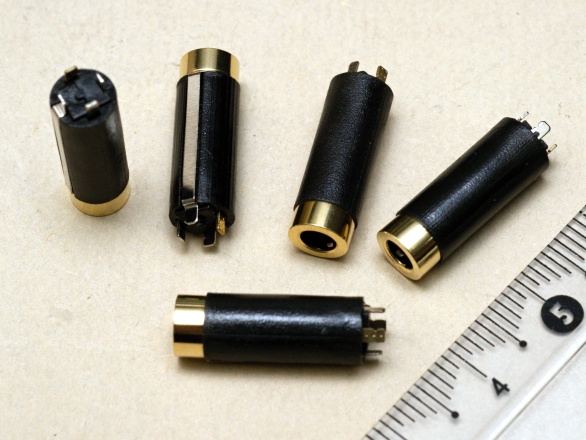EPJ-3,5-0038 (гнездо JACK 3,5мм 4-контакт. на кабель)