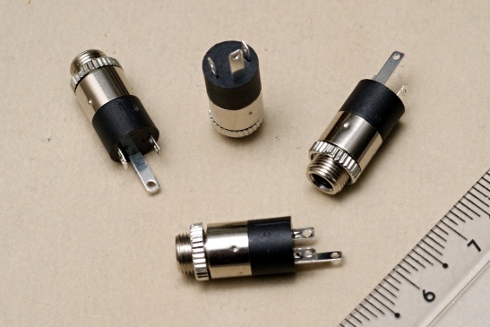 EPJ-3,5-0392 (гнездо JACK 3,5мм стерео на корпус, никель)